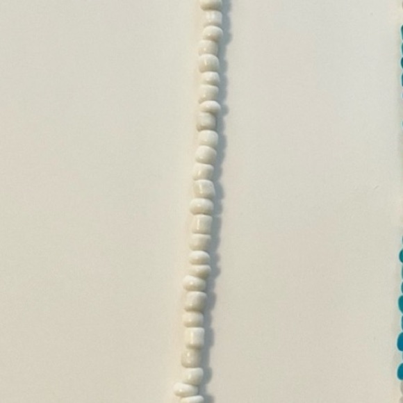 White 15 inch Beaded Necklace - Picture 4 of 4